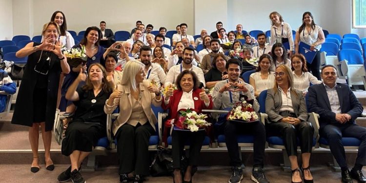 65 Yaş Üzerine Yönelik Dijital Adaptasyon Projesi İkinci Mezunlarını Verdi