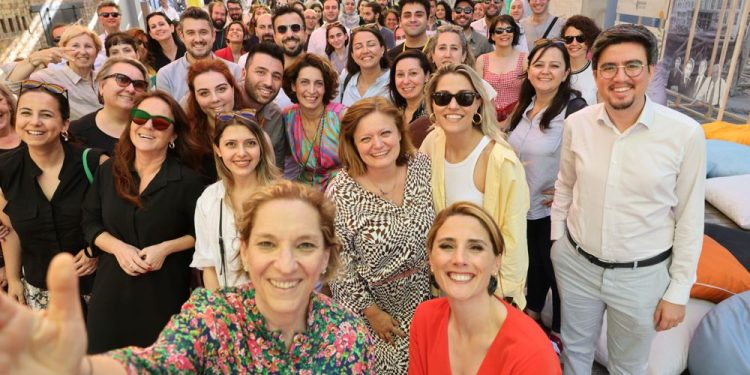 Zeynep Bodur Okyay: “Özel Sektör ve Şirketler, Sosyal Girişimleri Çözüm Ortağı Olarak Görmeli”