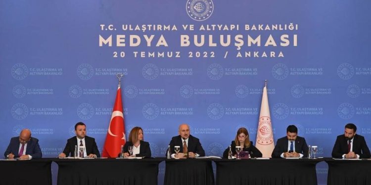 Adil Karaismailoğlu “5G Yakında” Diyor, Peki Hangi Altyapı ile?