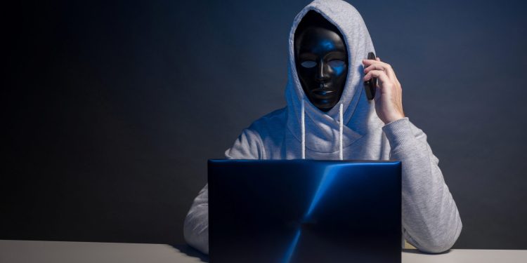 Siber Saldırganlar Deepfake İle İş Başvurusu Yaparak Şirketlerdeki Kritik Pozisyonlara Yerleşiyor