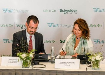 Schneider Electric Türkiye, Şarj İstasyonu Kurulumu için FullCharger ile iŞ Birliği Anlaşması İmzaladı