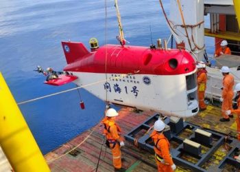 Çin, 6 bin metrelik İlk Derin Deniz Keşif Robotunu Teslim Etti