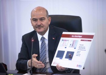 Yerli Pasaport ve Yeni Sürücü Belgesi Tanıtıldı