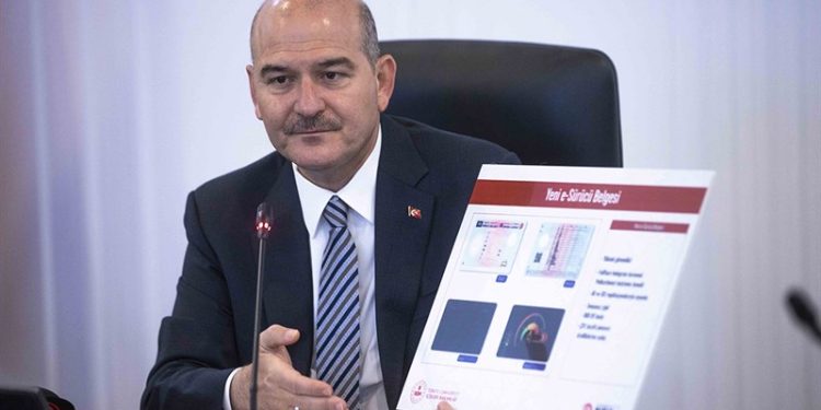 Yerli Pasaport ve Yeni Sürücü Belgesi Tanıtıldı