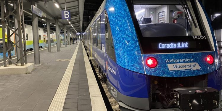 Alstom’un Coradia iLint Treni, Hidrojen Tankında Yakıt İkmali Yapmadan 1175 Kilometre Yol Kat Etti