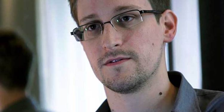 Putin, Edward Snowden’a Rus Vatandaşlığı Verdi