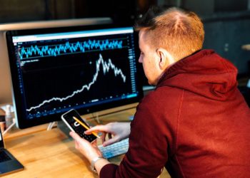Kripto Yatırımcıları İçin Temel ve Teknik Analiz Nasıl Çalışır?