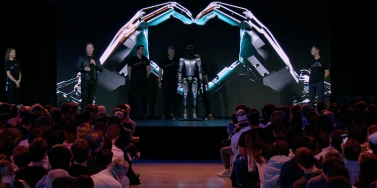 Elon Musk, İnsansı Robot Prototipi Tanıttı