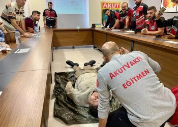 İBB Akom ve Akut Vakfı’nın Afet Eğitimleri Başladı