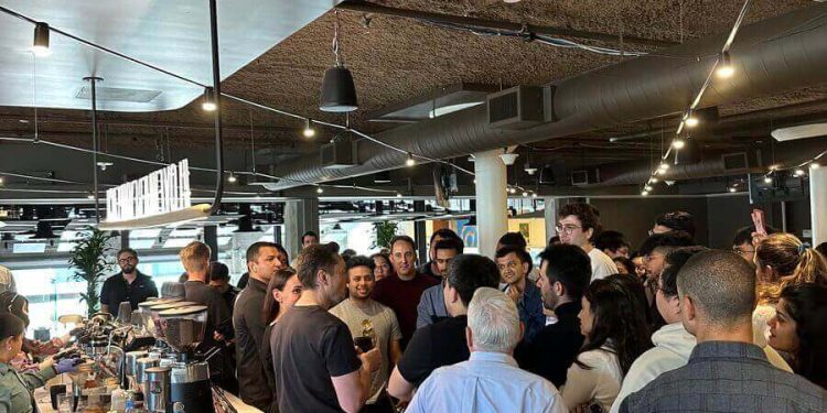 Twitter’da Elon Musk Çağı Başladı, Yöneticiler Kovuldu