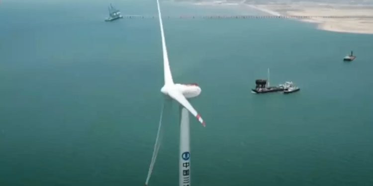 Çin, 252 metre Çapa Sahip Dünyanın En Büyük Rüzgar Türbinini İnşa Etti