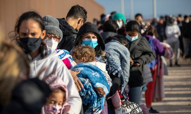 Onursal Adıgüzel, ‘Evdeki Yabancılar’ı Meclise Taşıdı