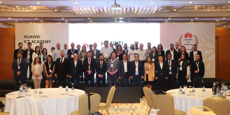 Huawei Bilişim Akademisi Ankara’da Üniversitelerle Buluştu
