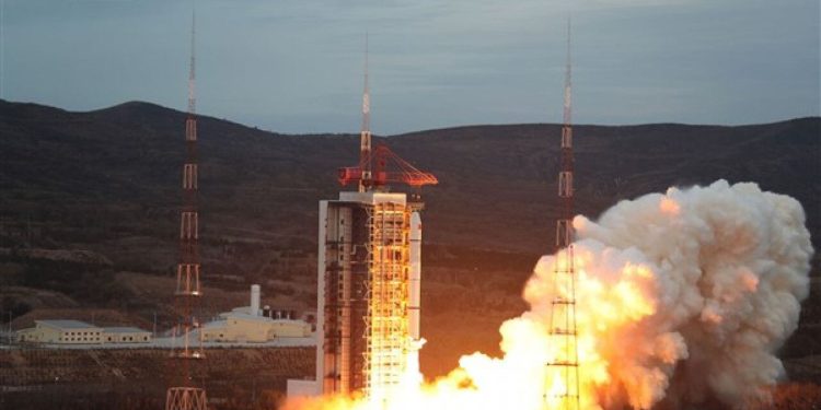 Çin, 443’üncü Uzun Yürüyüş Uydusunu Fırlattı