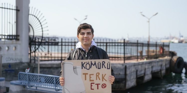 Alen Zinzal: “Unutmayın ki, Dünyayı Kurtaracak Olan Kâr Değil, İnsanlardır.”