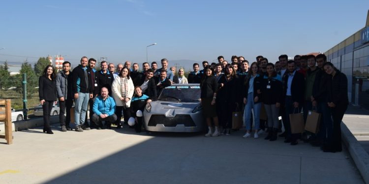 Ayvaz’ın Elektrikli Otomobili, Yorglass’ın Bolu Fabrikasında