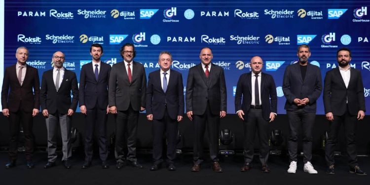 DR. Ömer Fatih Sayan: “Teknoloji Geleceğimizi Kurtaracak”