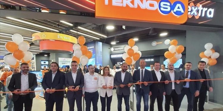 Teknosa Müşteri Odaklı Yeni Konsept Mağazasını Nata Vega Outlet AVM’de açtı