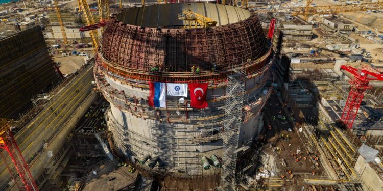 Rosatom, Akkuyu NGS’nin 1’inci Ünitesinde Test Edilecek Nükleer Yakıt Simülatörlerini Türkiye’ye Gönderdi