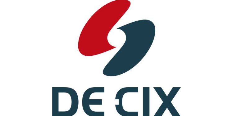 İnternetin Açık Kalp Ameliyatı: DE-CIX, Süregelen Operasyon Esnasında Şirketin En Büyük Ağ Yükseltmesini Gerçekleştirdi