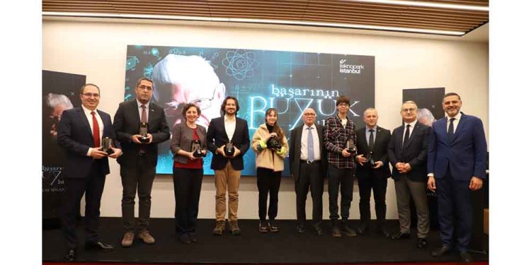 Teknopark İstanbul “Oktay Sinanoğlu Teknoloji Ödülleri” Sahiplerini Buldu