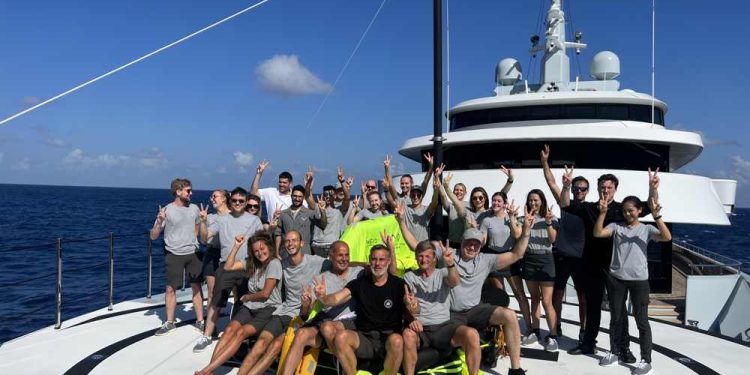 Türkiye’de Üretilen Mega Yat Victorious’tan Atlantik Okyanusu’nun Ortasında Nefes Kesen Kurtarma Operasyonu