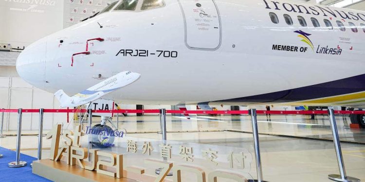 Çin Geliştirdiği Jet Uçağı, Uluslararası Arenaya Çıkıyor