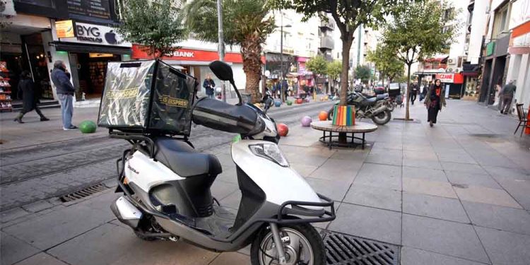 Kadıköy’de Kaldırımların Özgürleştirilmesi İçin İkinci Adım