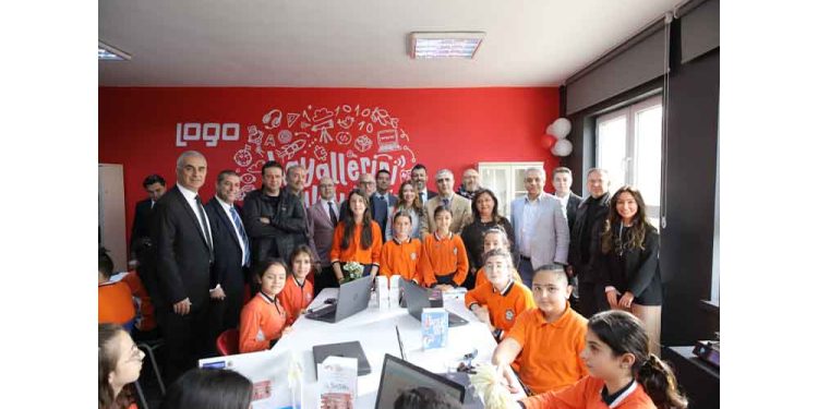 Logo Yazılım “Hayallerini Kodlayanlar” Projesi Kapsamında İzmir’de Robotik Kodlama Atölyesi Açtı