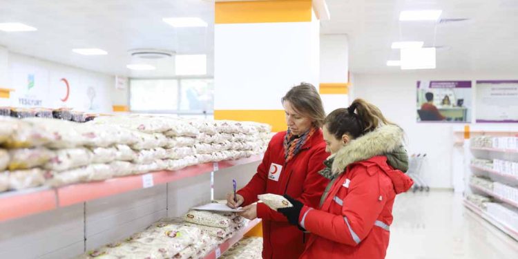 Kızılay Deprem Bölgesinde Sosyal Marketler Açıyor