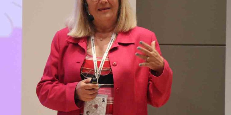 Prof. Dr. Nesrin Dilbaz: “Depremzedelerin Empatiye İhtiyacı Var”