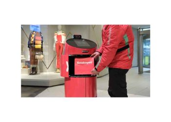 Yemeksepeti’nin Asansör Kullanabilen Yemek Teslimat Robotu YEBO, Akmerkez’de