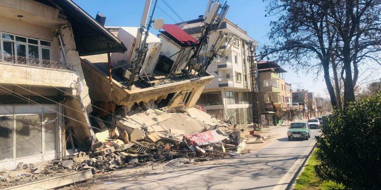 Telefon Operatörlerimiz Depremde Ne Yaptılar – I