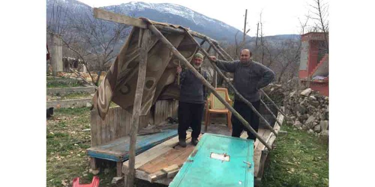 30 Gündür Çadır Bekleyen Köy