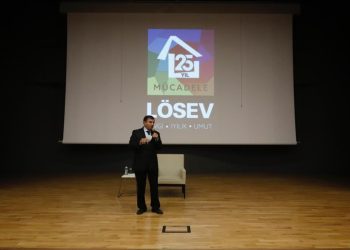 Prof. Dr. Üstün Dökmen: “Çatlak Varsa Kırığa Dönüşür Ailede De Binada Da”