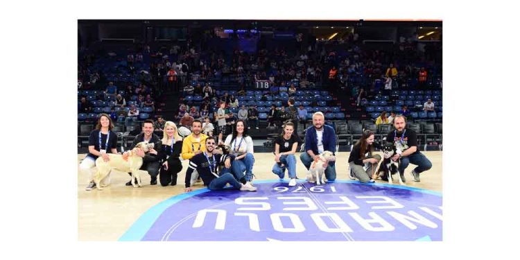 Anadolu Efes, Pawder İş Birliğiyle Depremzede Köpekleri, Sinan Erdem Spor Salonu’nda Ağırladı