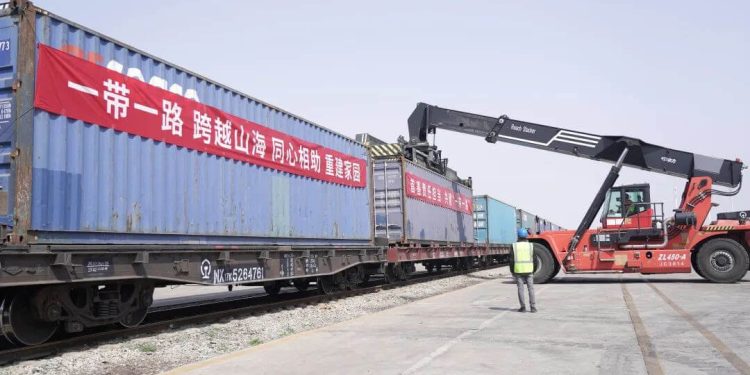 Türkiye’ye Yardım Malzemesi Ulaştıracak Tren Çin Sınırlarından Ayrıldı