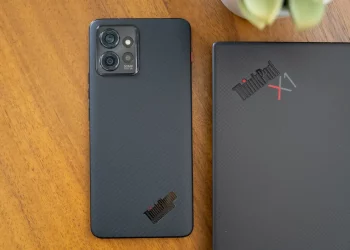 Motorola’nın İlk Ortak Markalı Lenovo Telefonu Tanıtıldı