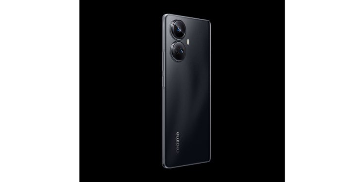 realme 10 Pro+ Telefonunu Pazara Sundu