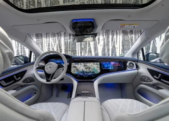 Mercedes-Benz, Kaliforniya’da Yarı Otonom Araç Satışı İçin Onay Alan İlk Şirket Oldu