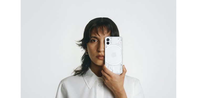 Transparan Tasarımlı Nothing Phone (1) Türkiye’ye Geliyor