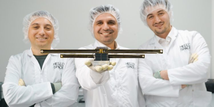 Hello Space’in İlk Test Cep Uydusu ‘İstanbul’ Spacex Transporter-8 İle Uzaya Fırlatıldı