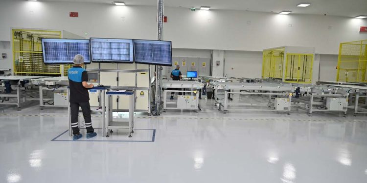 Arçelik Güneş Paneli Üretimine Başlıyor