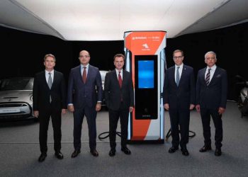 Borusan EnBW Enerji ve Petrol Ofisi Elektrikli Araç Şarj İstasyonları Konusunda İş Birliği İmzaladı