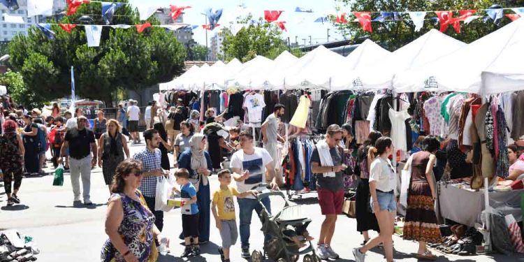 Kadıköy’de Yeniden Kullanım Pazarı Kuruldu