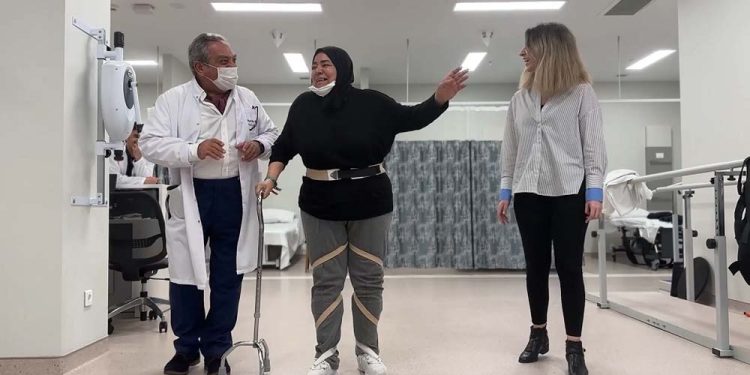 Yürüyemeyen Hasta, Robotik Tedavi Ve Sanal Oyunla Bağımsızlığına Kavuştu