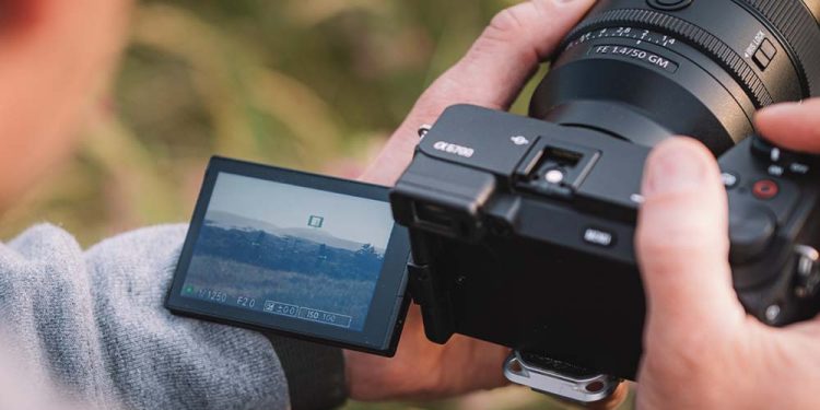 Sony Şimdiye Kadarki En Gelişmiş APS-C Kamerası A6700’ü ve Çok Yönlü Kompakt Shotgun Mikrofon ECM-M1’yi Kullanıcılarla Buluşturuyor