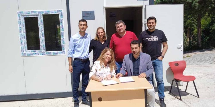 TÜBİSAD, Afet Bölgesinde 11 Teknolojik Eğitim Konteynırı Ve 1 Eğitim Sınıfı Kurdu