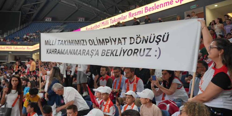 Kahramanmaraşlı Çocuklar, Türkiye-Ukrayna Milli Basketbol Maçında Millileri Desteklemek İçin İstanbul’daydı