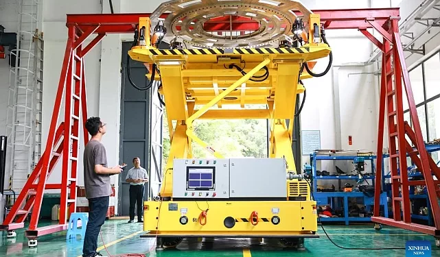 Dev Teleskopun Bakımını Akıllı Robotlar Yapıyor